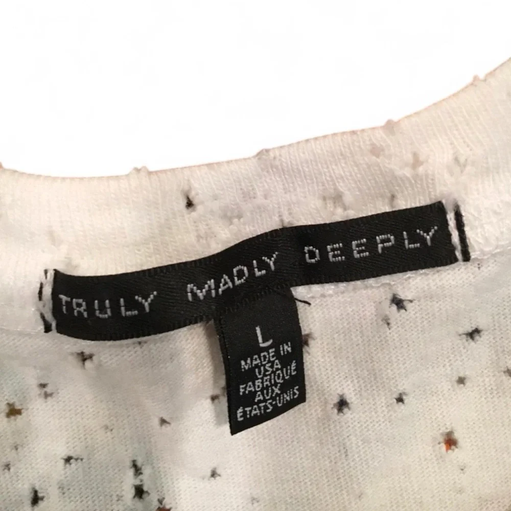 💴SOLD💴 Truly Madly Deeply Distressed Grunge USA Flag Crop Muscle Tank — LARGE - Picture 2 of 4